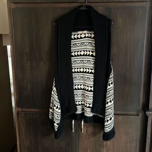 Look Black Cream Sweater Vest Large